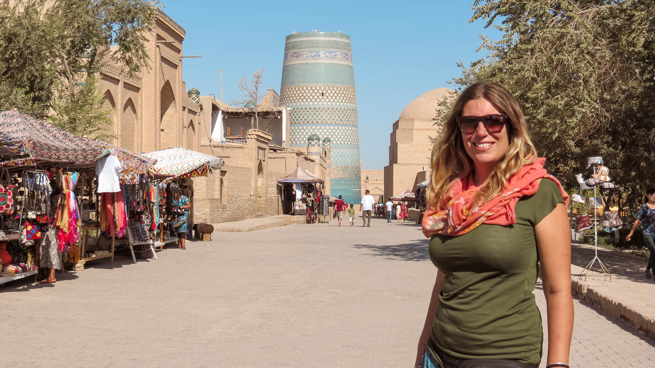 Kottejda jinsiy aloqada bolgan talabalar