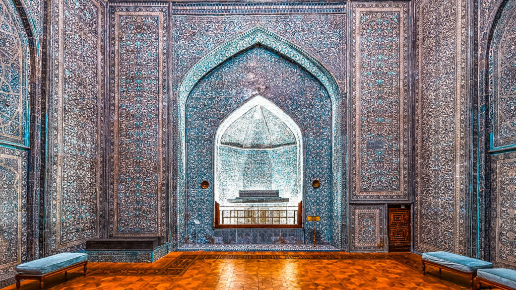 Detalles del interior del Mausoleo de Pahlavan Mahmoud